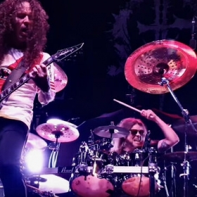 Watch MARTY FRIEDMAN perform MEGADETH's 'Tornado of Souls' With TODD LA TORRE on drums