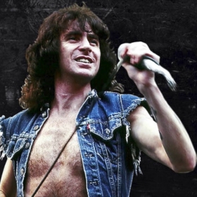 AC/DC: Thousands of fans celebrate the life of Bon Scott at Bonfest 2022